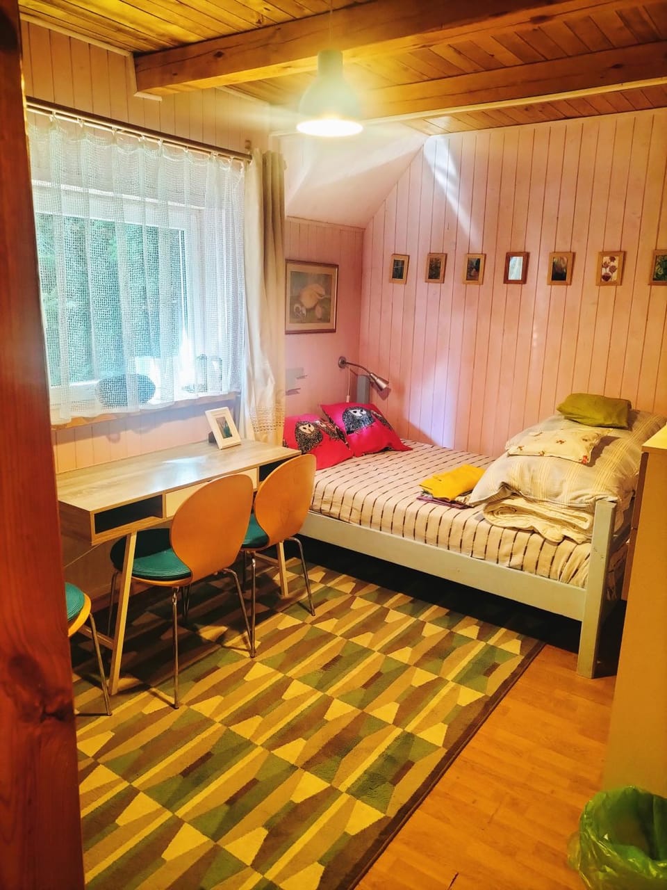 Bed, Photo of the whole room, Bedroom