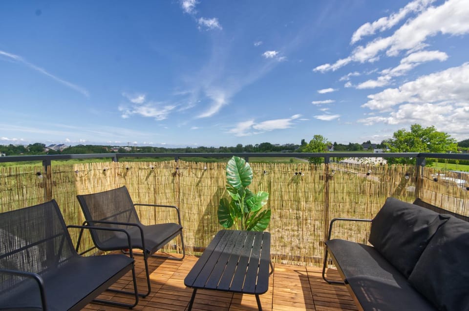 Natural landscape, View (from property/room), Balcony/Terrace