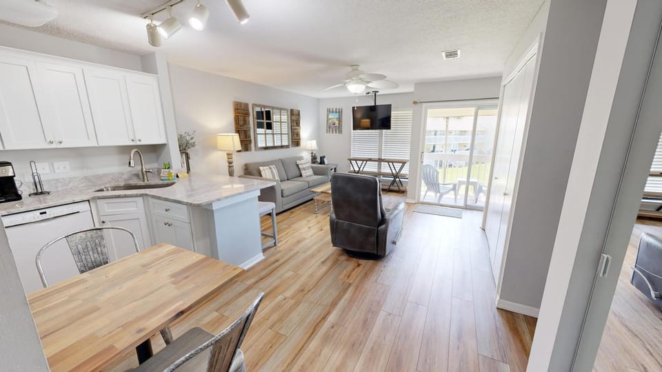 Sandpiper Cove 8236- by Holiday Isle Properties Apartment in Destin