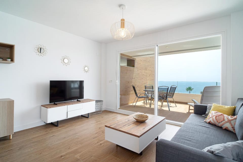 Communal lounge/ TV room, Living room