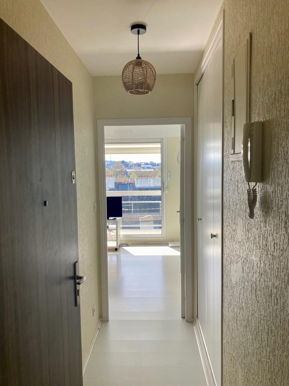 Facade/entrance, wardrobe