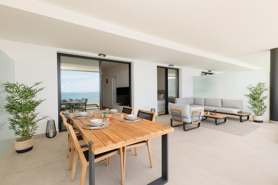 View (from property/room), Balcony/Terrace, Balcony/Terrace, Living room, Seating area, Dining area, Sea view