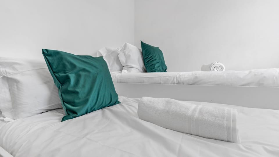 Bed, Photo of the whole room, Bedroom, towels