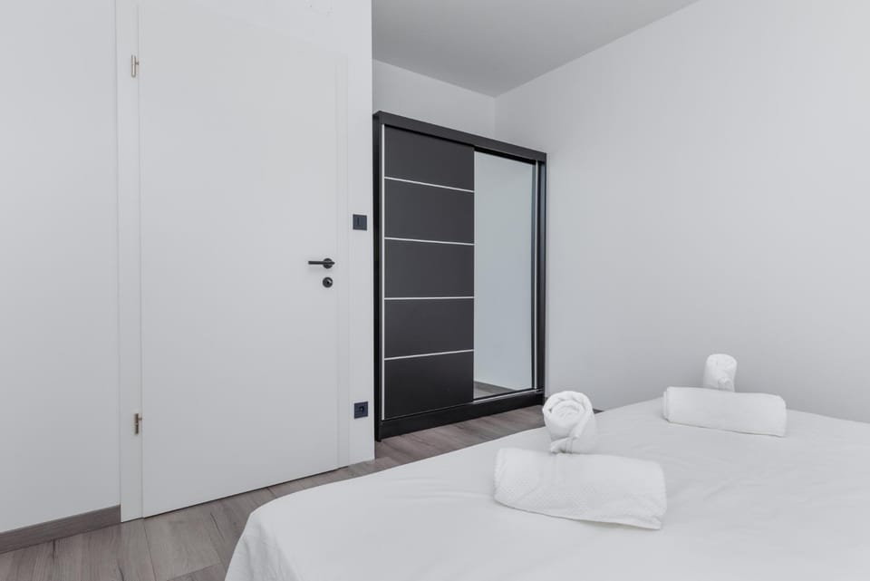 Bed, Bedroom, wardrobe