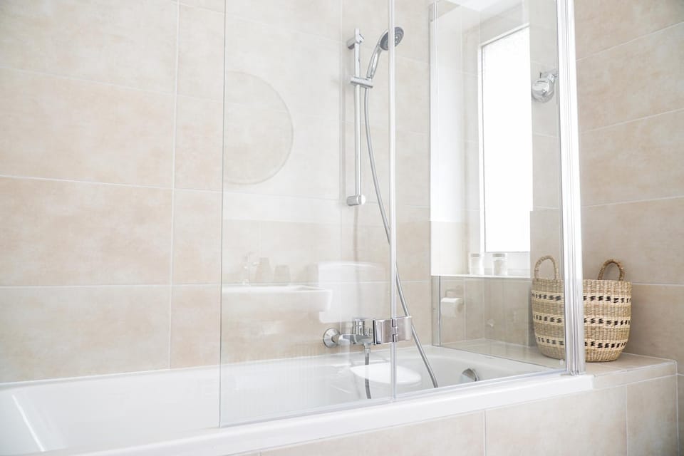 Shower, Bathroom, Bath, towels