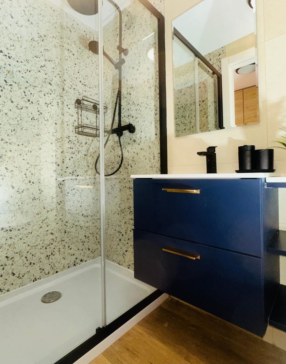 Shower, Bathroom