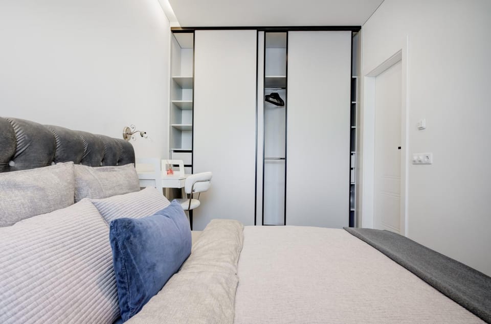 Bed, Bedroom, wardrobe