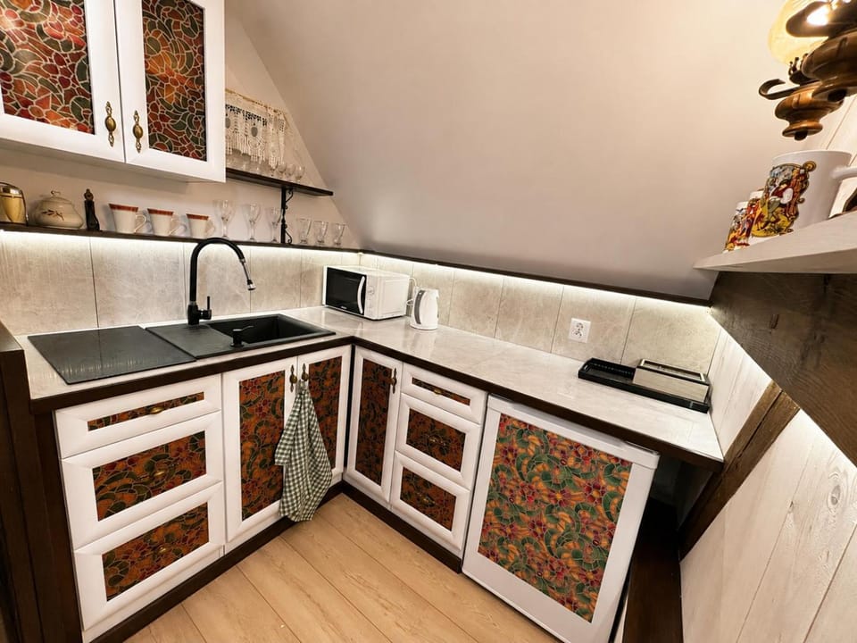 Apartament Jeleń w Smokingu Apartment in Lower Silesian Voivodeship