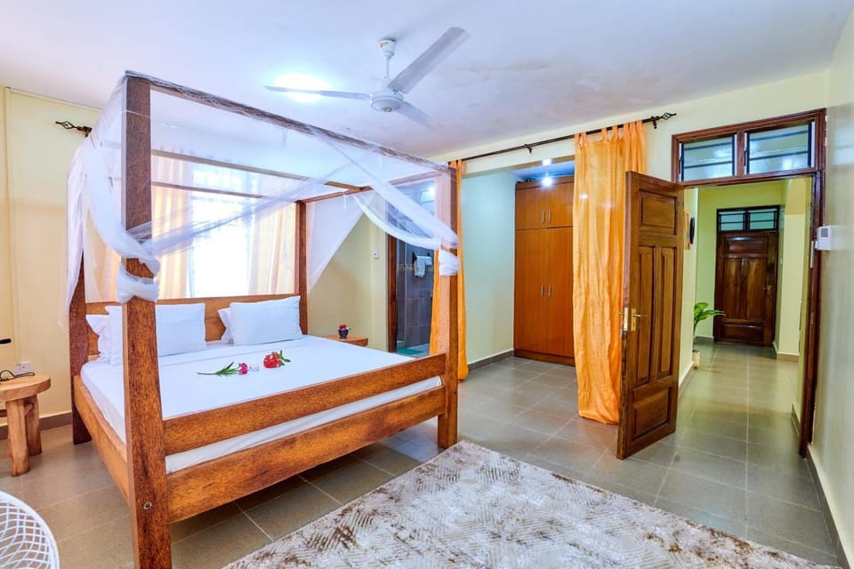 Diani Beach Gold Apartments Bed and Breakfast in Diani Beach