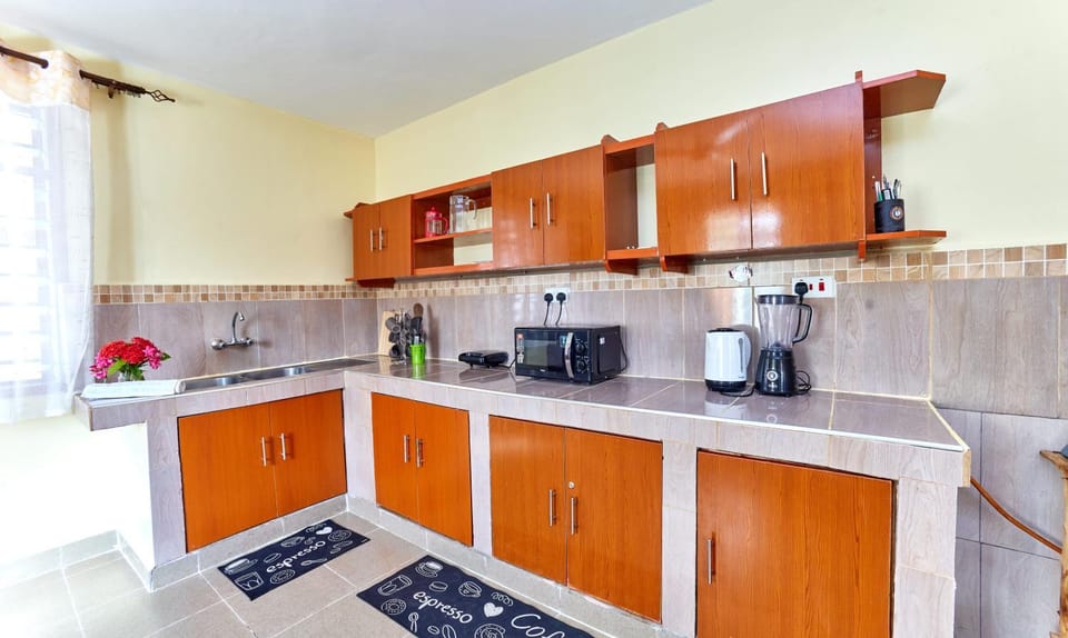 Kitchen or kitchenette, Communal kitchen