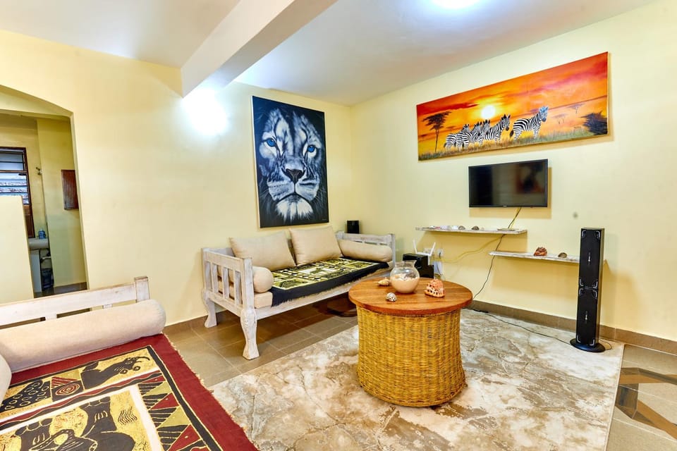 Communal lounge/ TV room