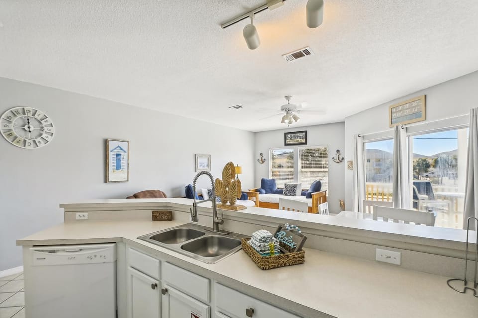 Sandpiper Cove 9210- by Holiday Isle Properties Apartment in Destin