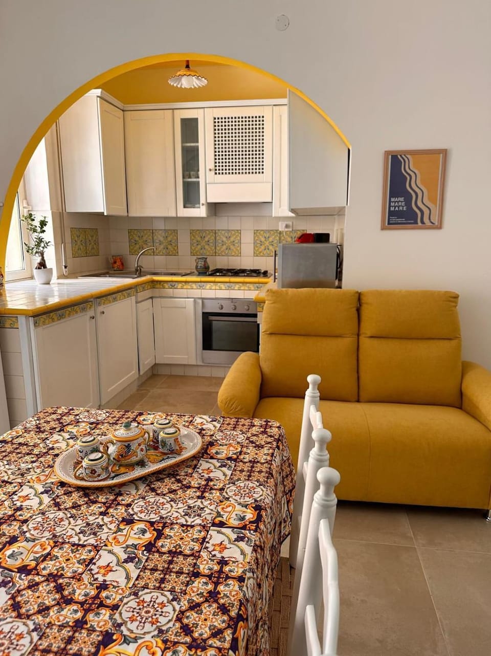 Kitchen or kitchenette, Living room, Dining area