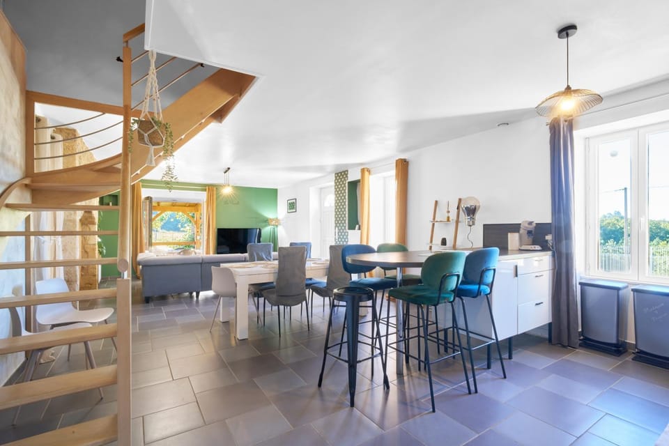 Property building, Living room