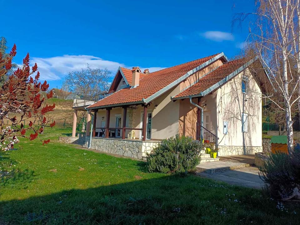 Property building, Garden, Balcony/Terrace
