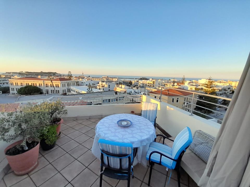 View (from property/room), View (from property/room), Balcony/Terrace, City view