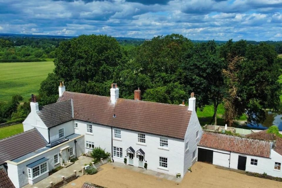 Property building, Bird's eye view, Landmark view