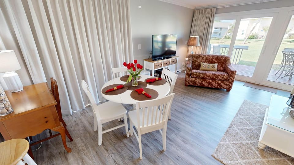 Sandpiper Cove 1096- by Holiday Isle Properties Apartment in Destin