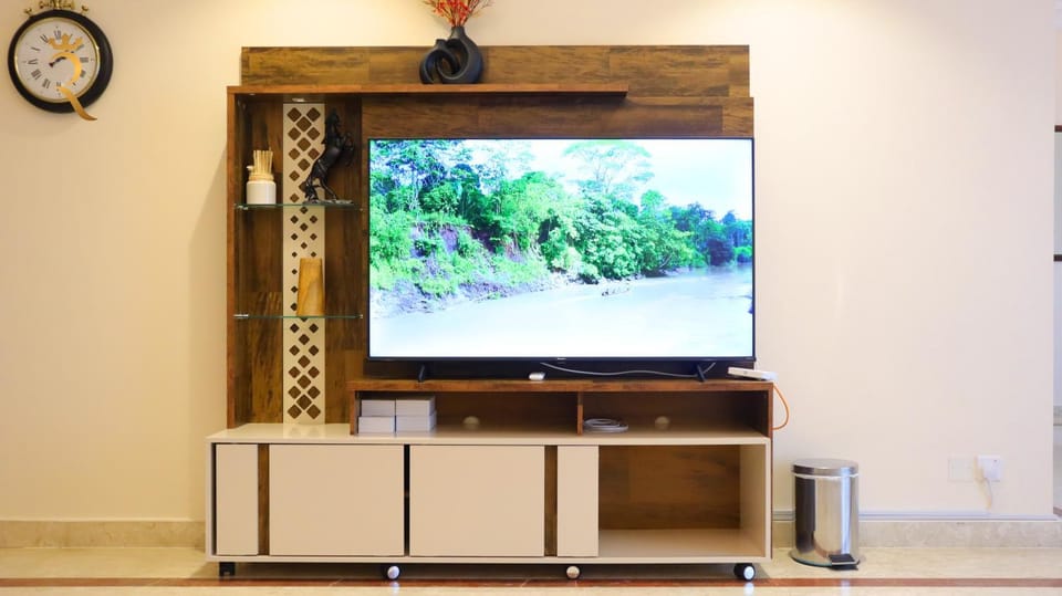 Communal lounge/ TV room, TV and multimedia, Evening entertainment