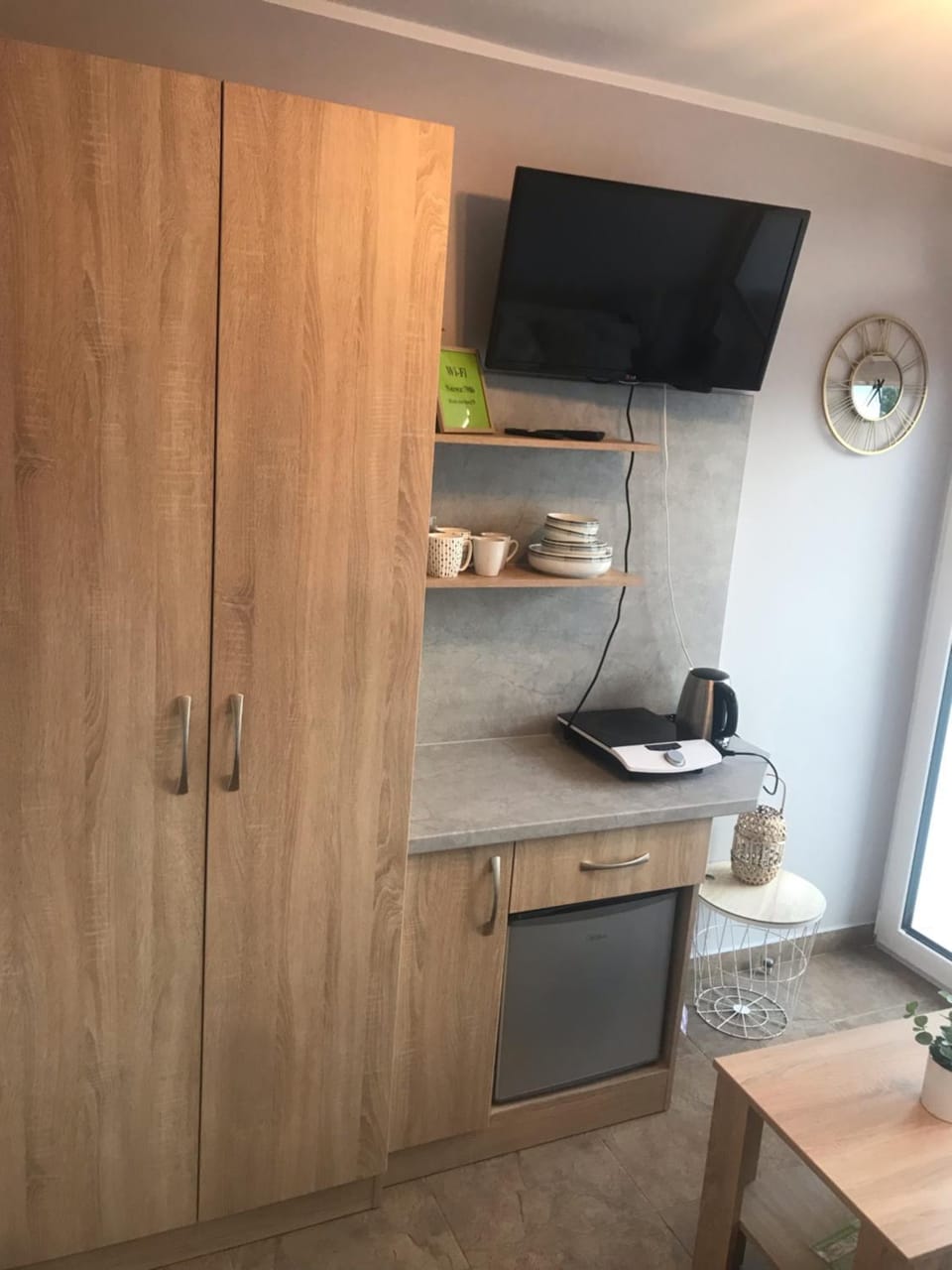 Coffee/tea facilities, Kitchen or kitchenette, oven