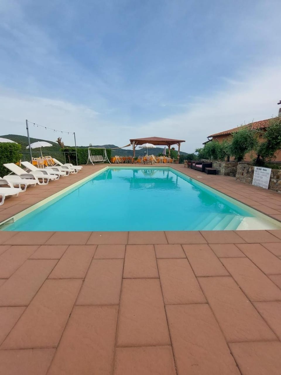 Day, Swimming pool, sunbed