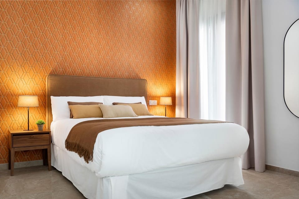 Bed, Photo of the whole room, Bedroom