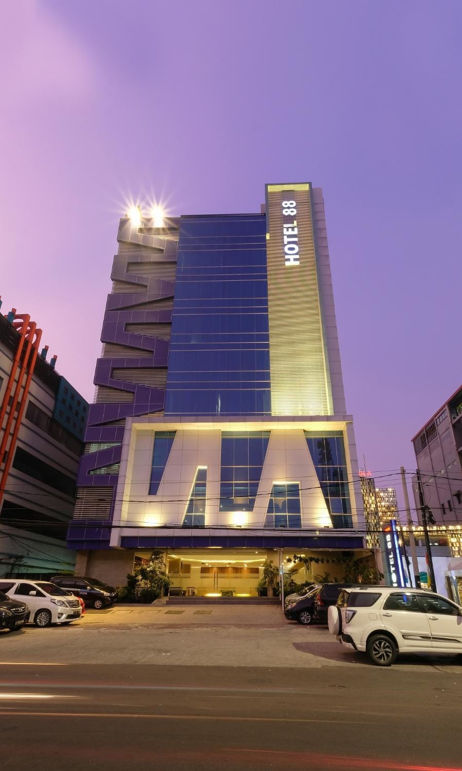 Facade/entrance