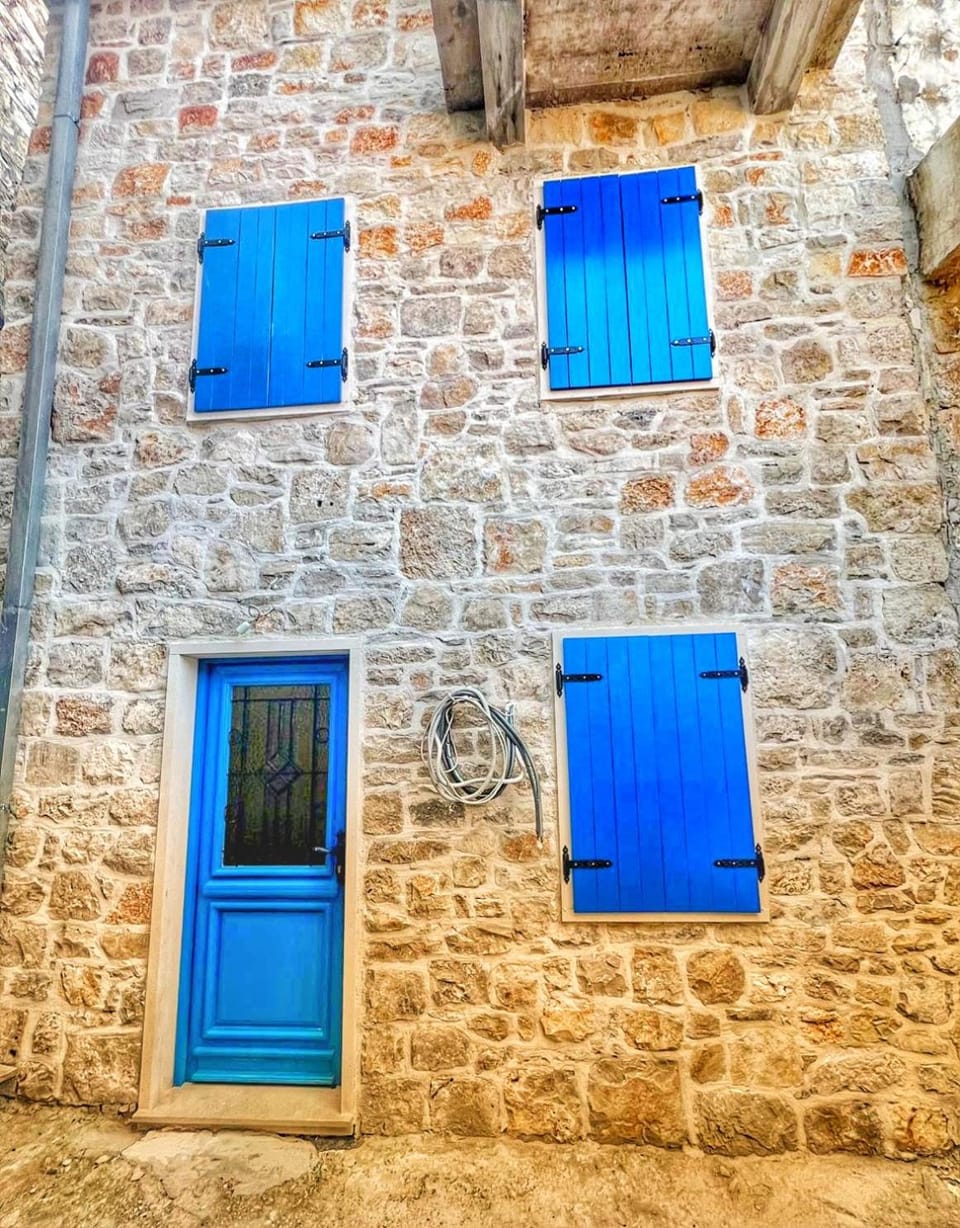 Property building, Day