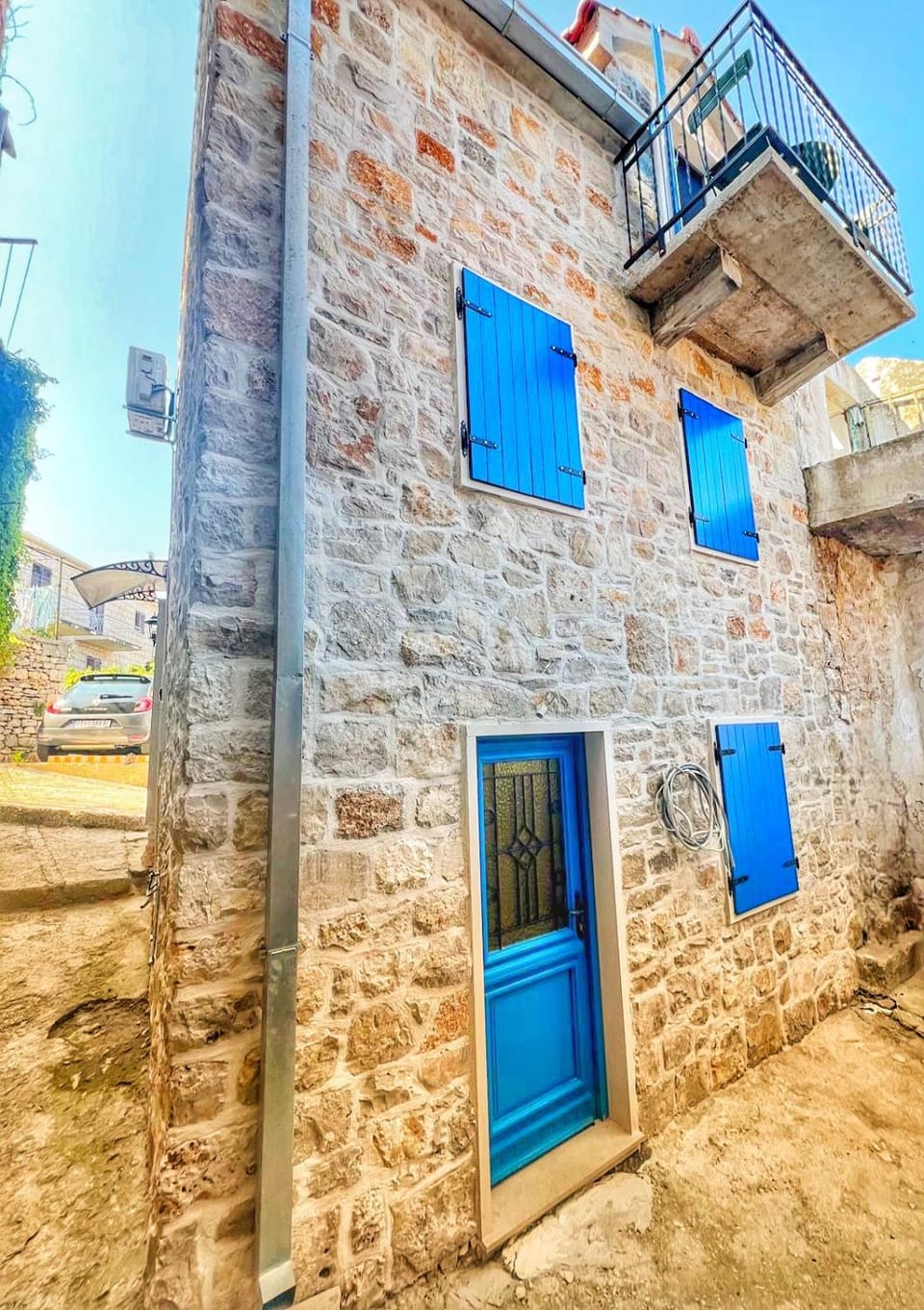 Property building, Day