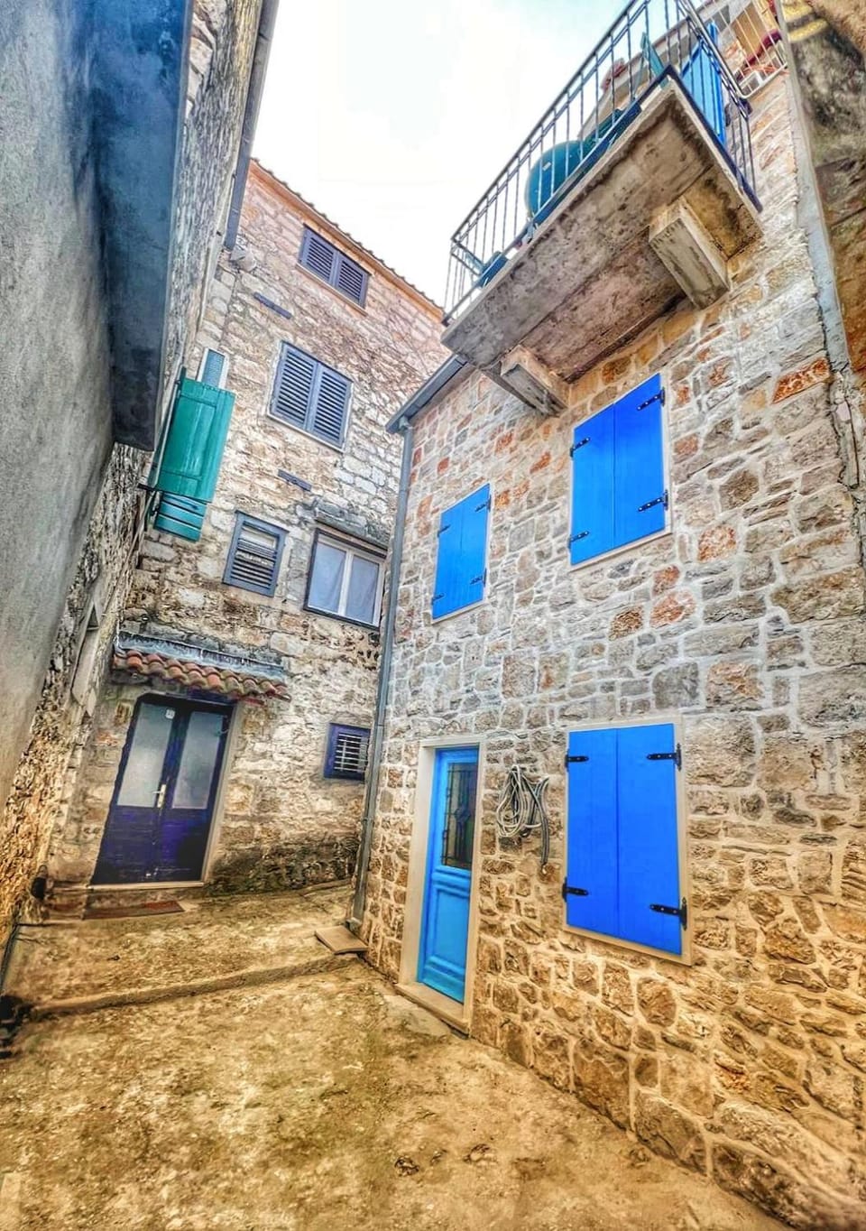 Property building, Day