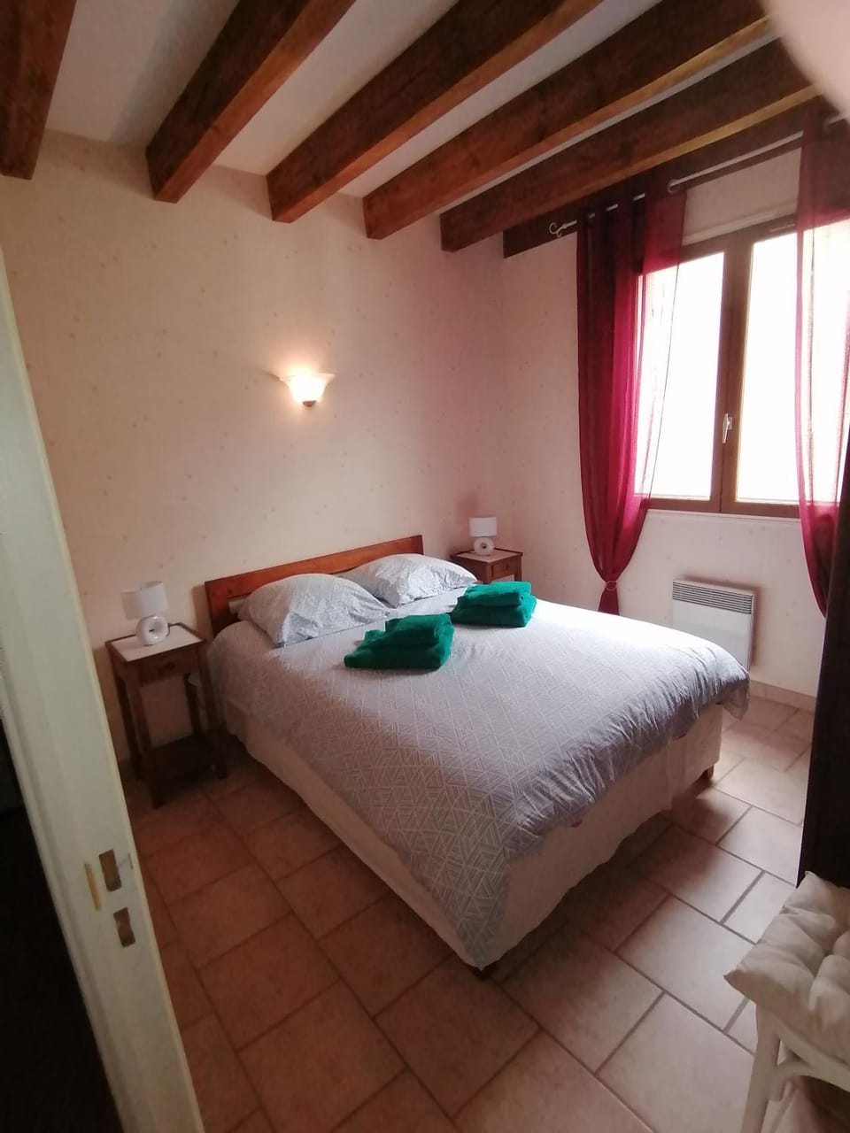 Bed, Photo of the whole room, Bedroom, towels