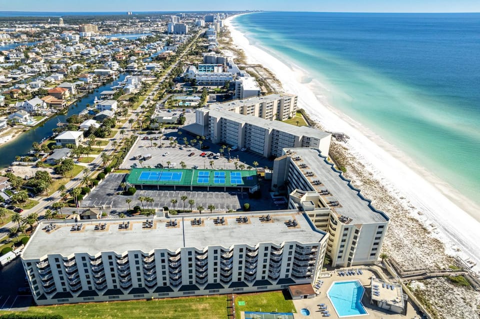 Inlet Reef 213- by Holiday Isle Properties Apartment in Destin