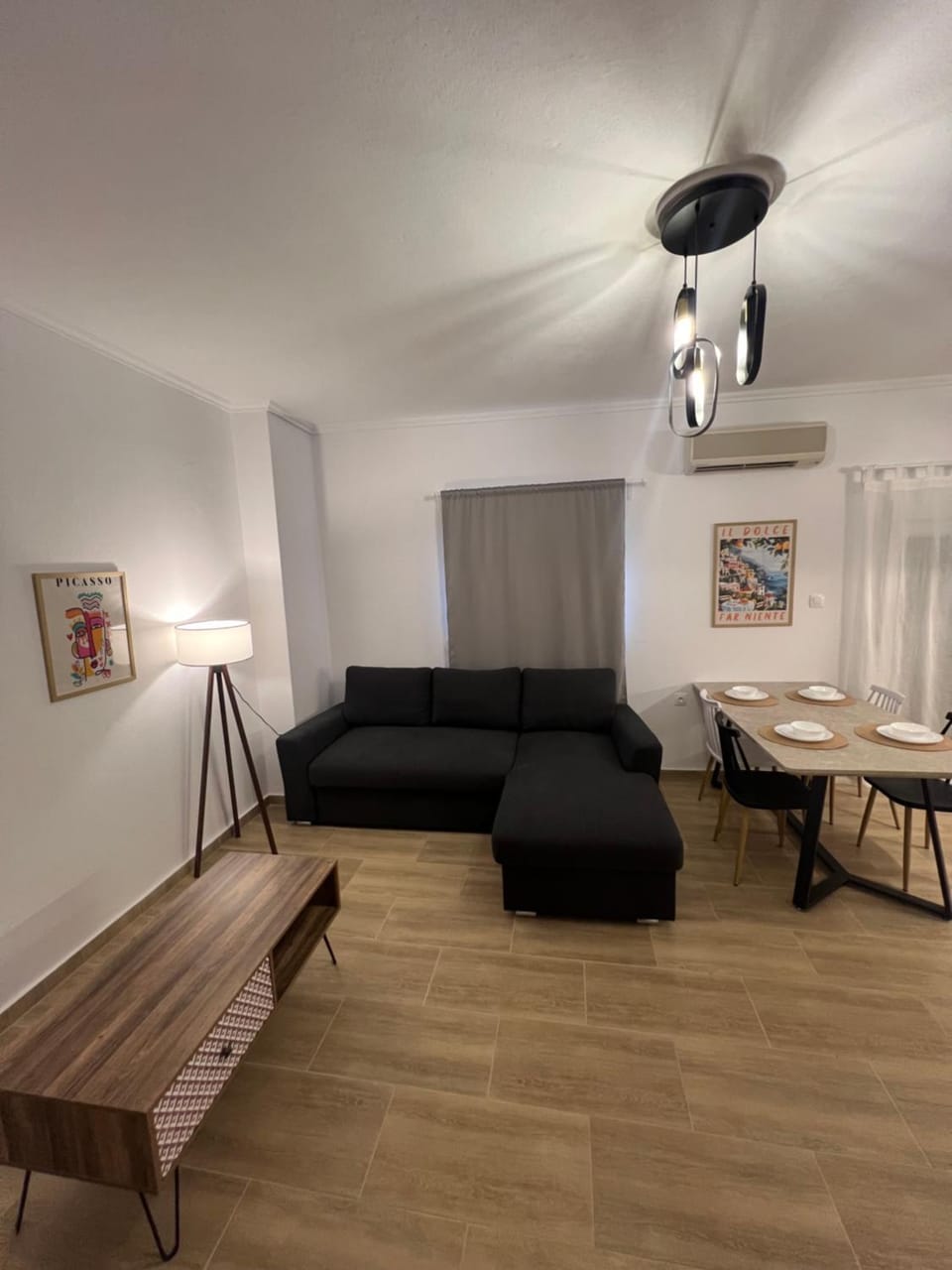 Living room, Seating area, Dining area