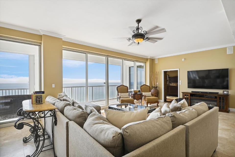 Oceania 902- by Holiday Isle Properties Apartment in Destin