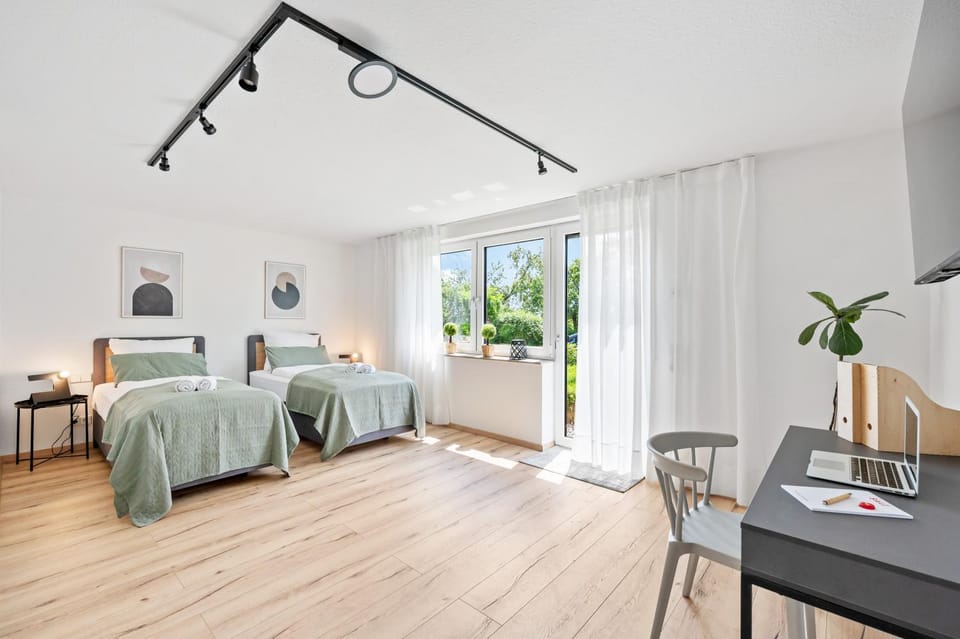 Bed, TV and multimedia, Photo of the whole room, Bedroom, Garden view, Facility for disabled guests, towels