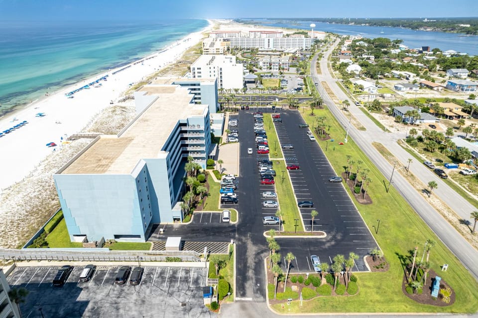 Oceania 106- by Holiday Isle Properties Apartment in Destin