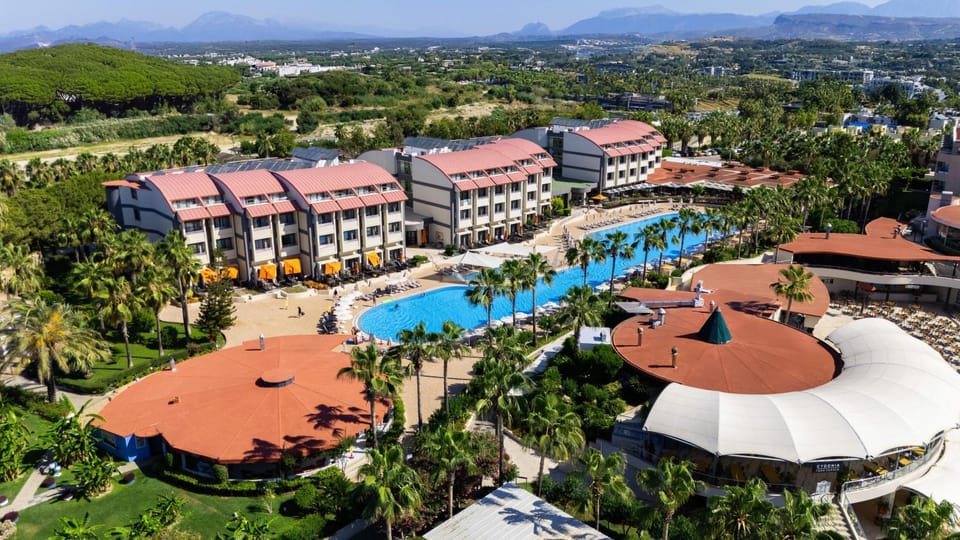 Property building, Bird's eye view, Swimming pool