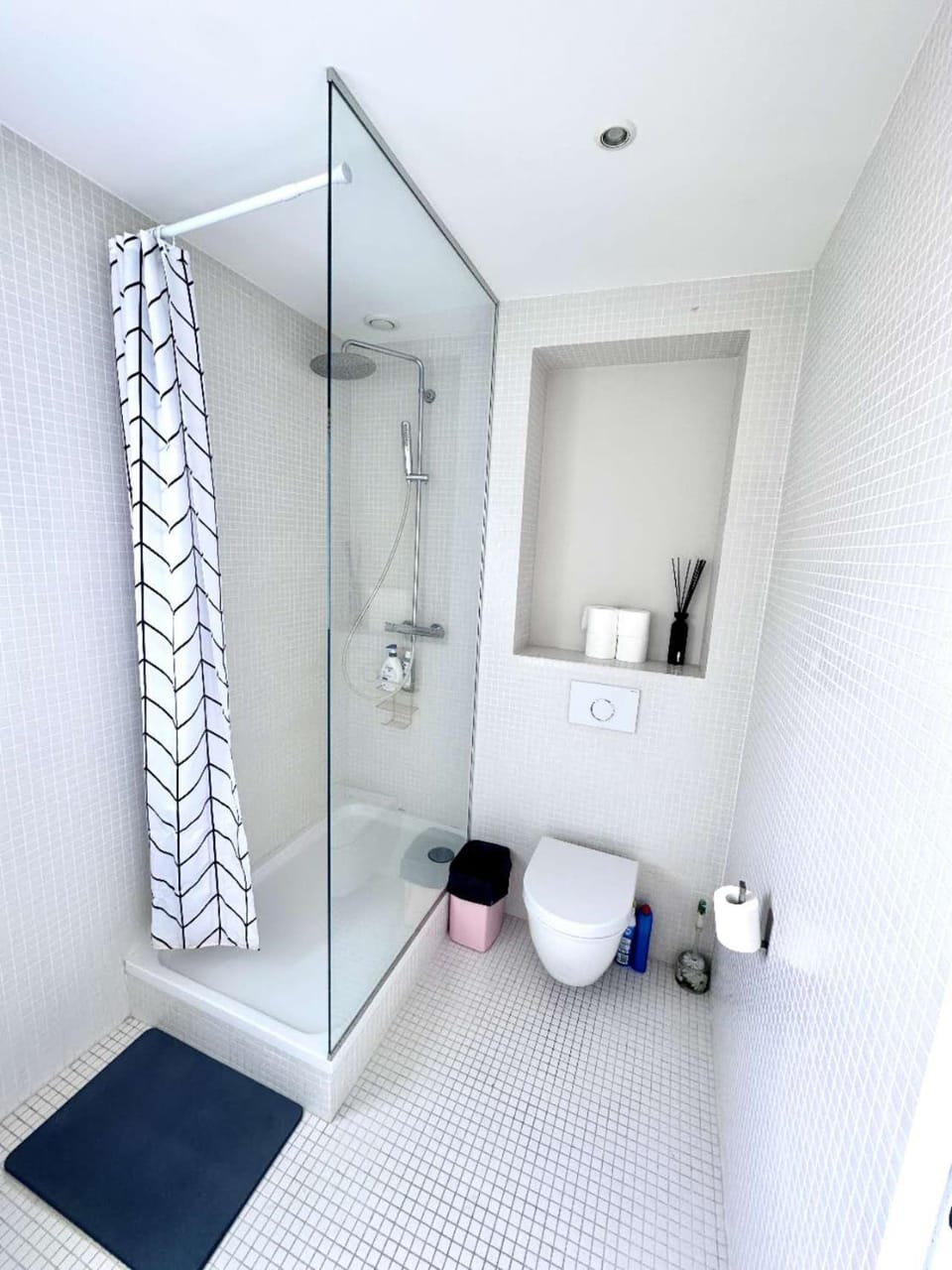 Shower, Toilet, Bathroom