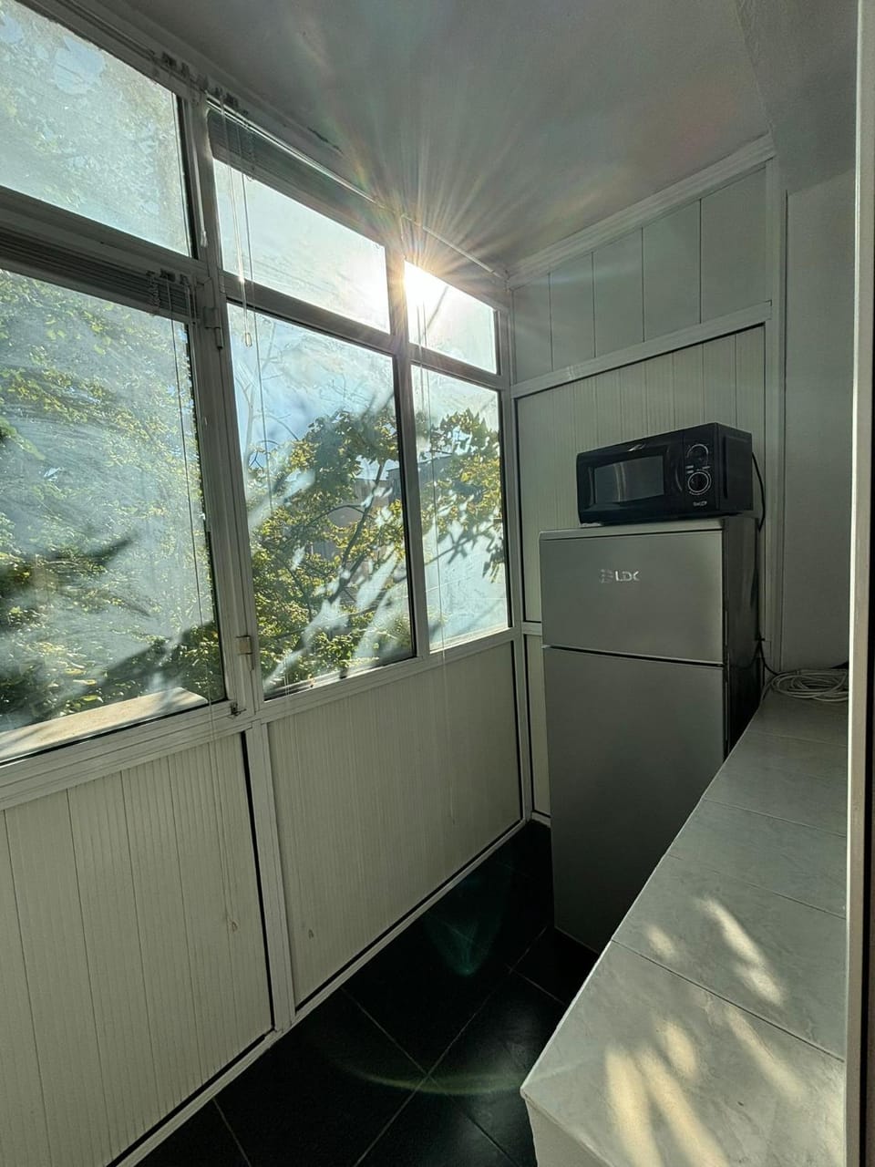 Kitchen or kitchenette, oven
