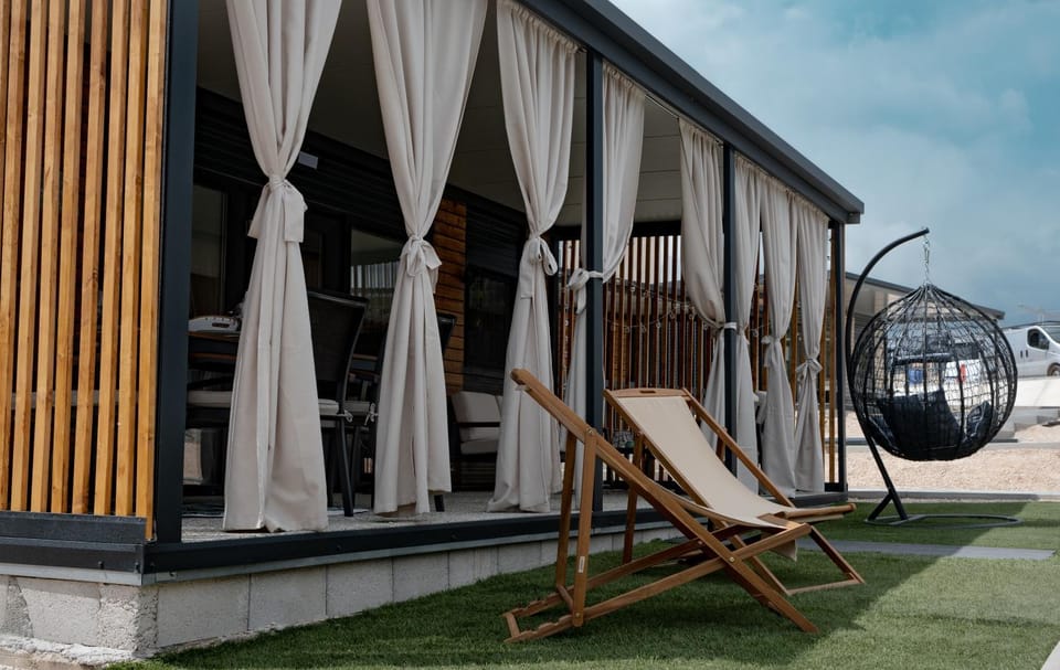 Patio, Day, Balcony/Terrace, sunbed