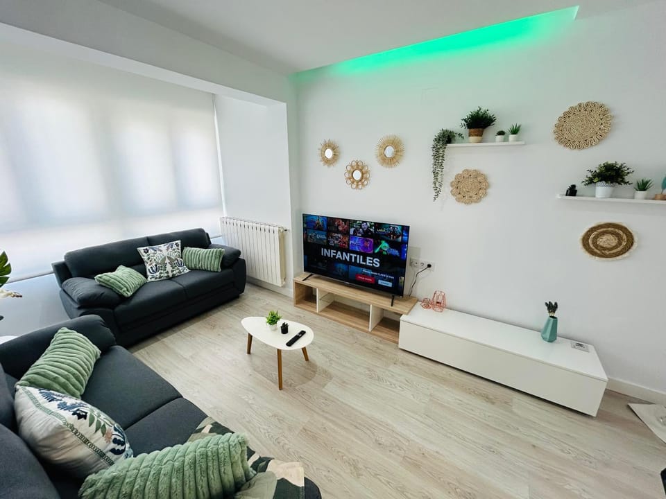 TV and multimedia, Living room, Seating area