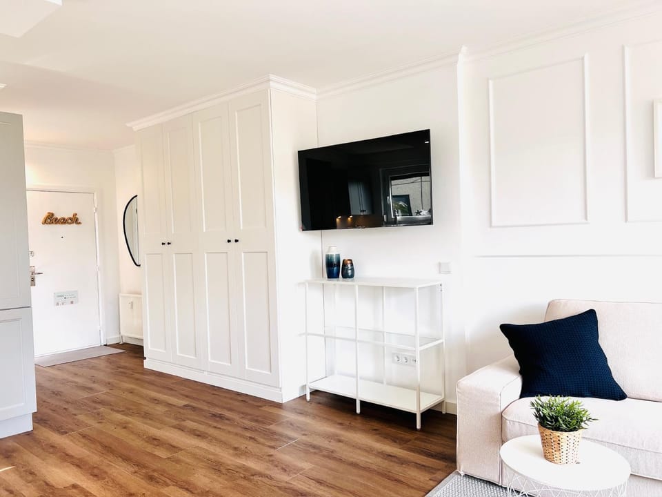 TV and multimedia, Living room, wardrobe