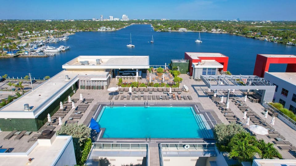 Pool view, Swimming pool