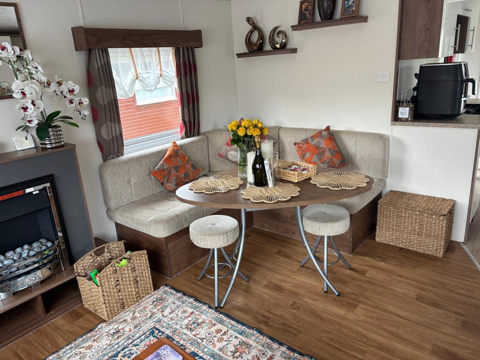Stunning Pet Friendly 2 bed StaticCaravan in Clarach Bay 2017 model House in Tirymynach