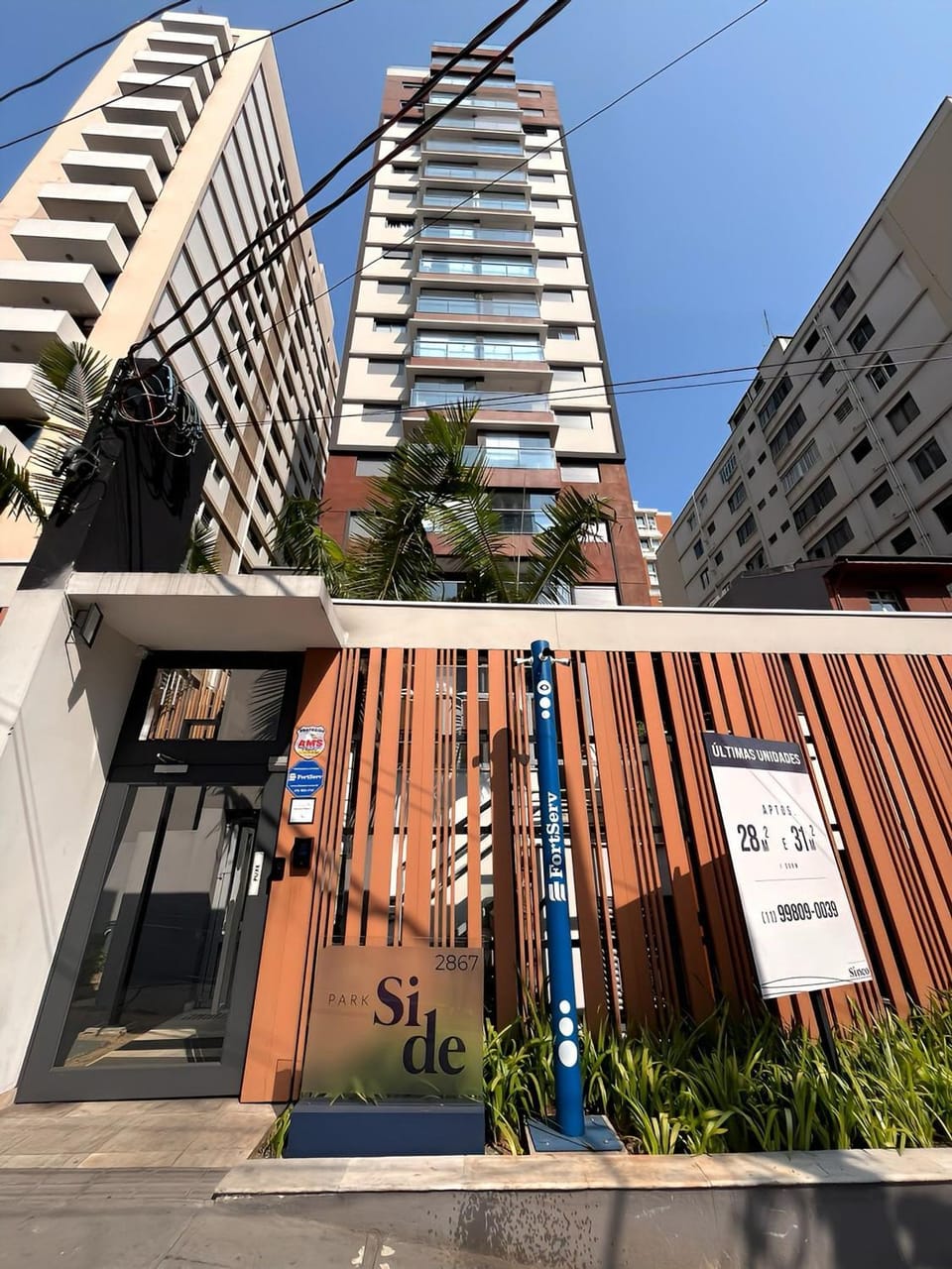 Facade/entrance