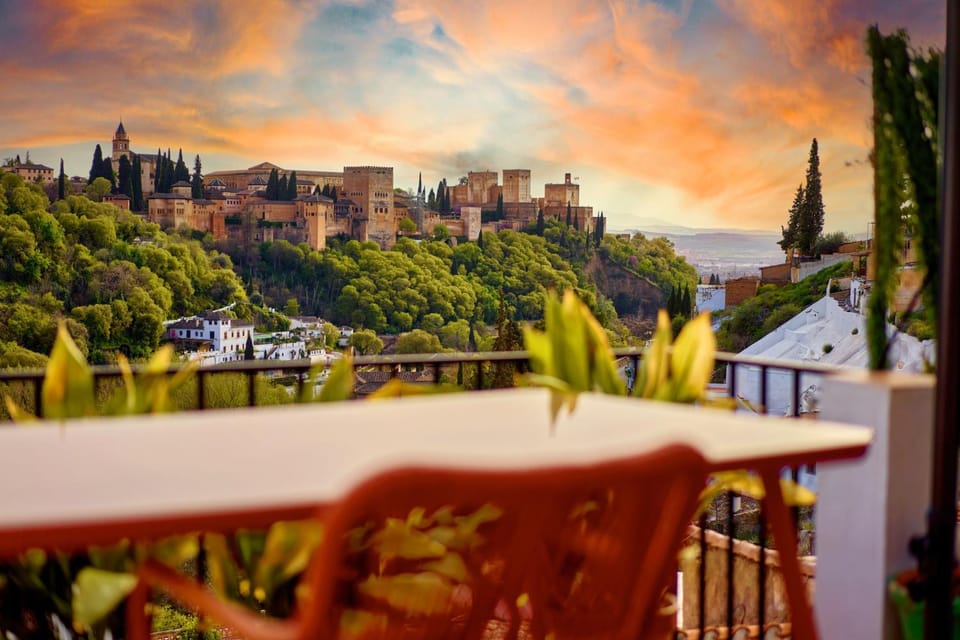 Cueva la Bonica - Hostatel Apartment in Granada