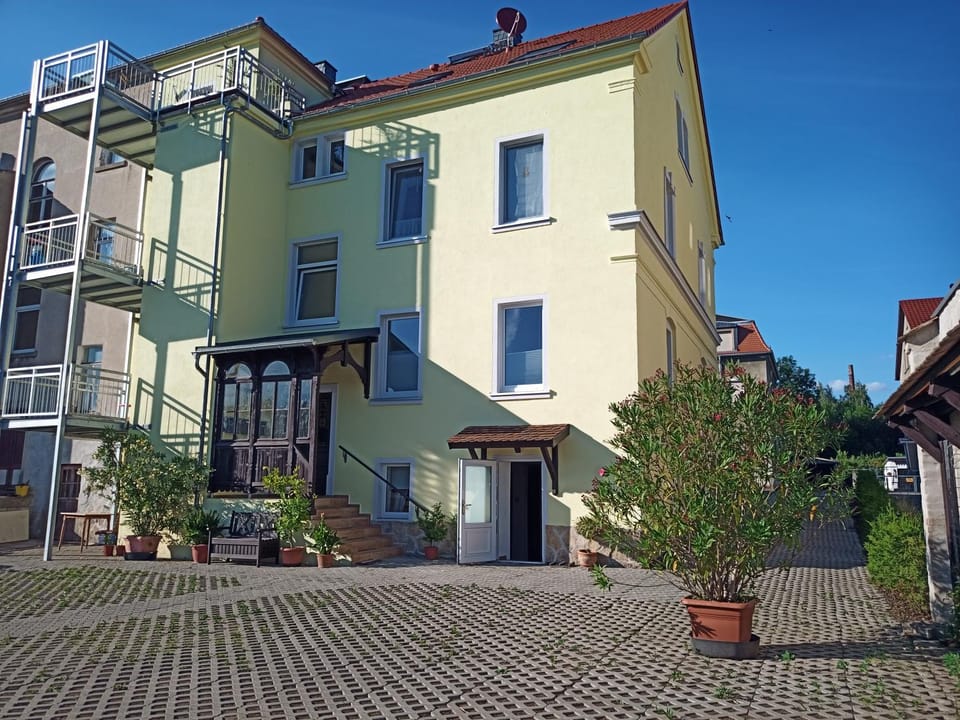 Inner courtyard view