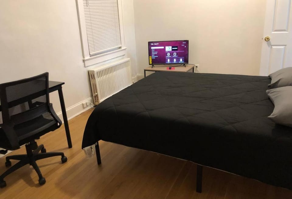Spacious 2-bedroom apartment with 1-bathroom and private street entrance, MetLife Stadium FIFA World Cup 25 minutes away Apartment in Paterson