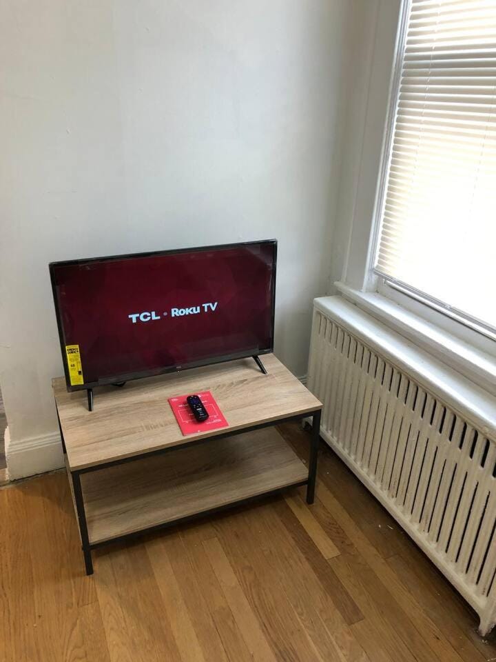 Spacious 2-bedroom apartment with 1-bathroom and private street entrance, MetLife Stadium FIFA World Cup 25 minutes away Apartment in Paterson