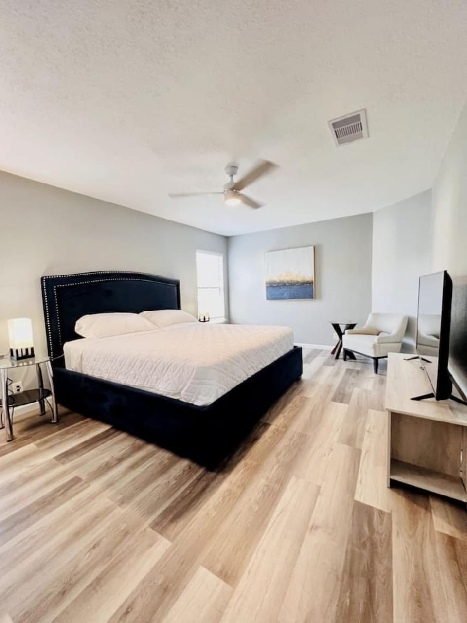 Spacious 3 bedroom Home with Backyard House in San Antonio
